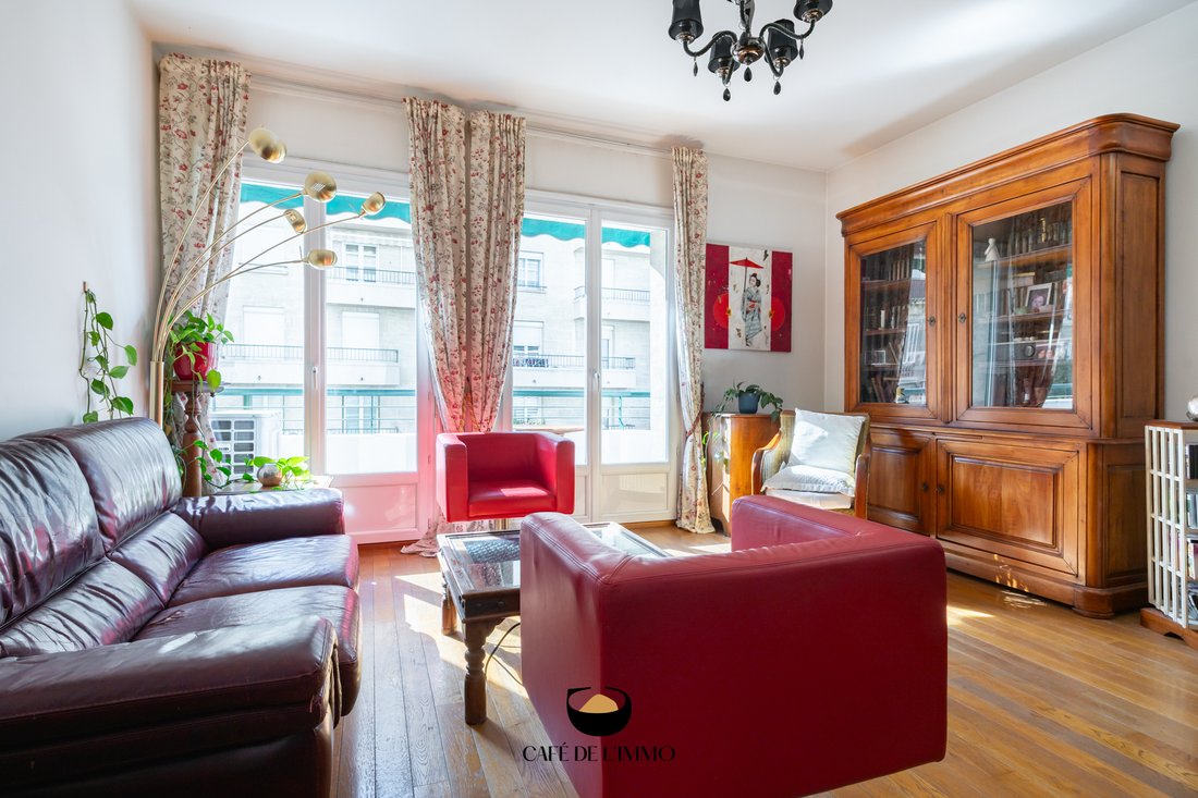 Apartment in Castellane, 6e Arrondissement, Marseille 3 - 19032673