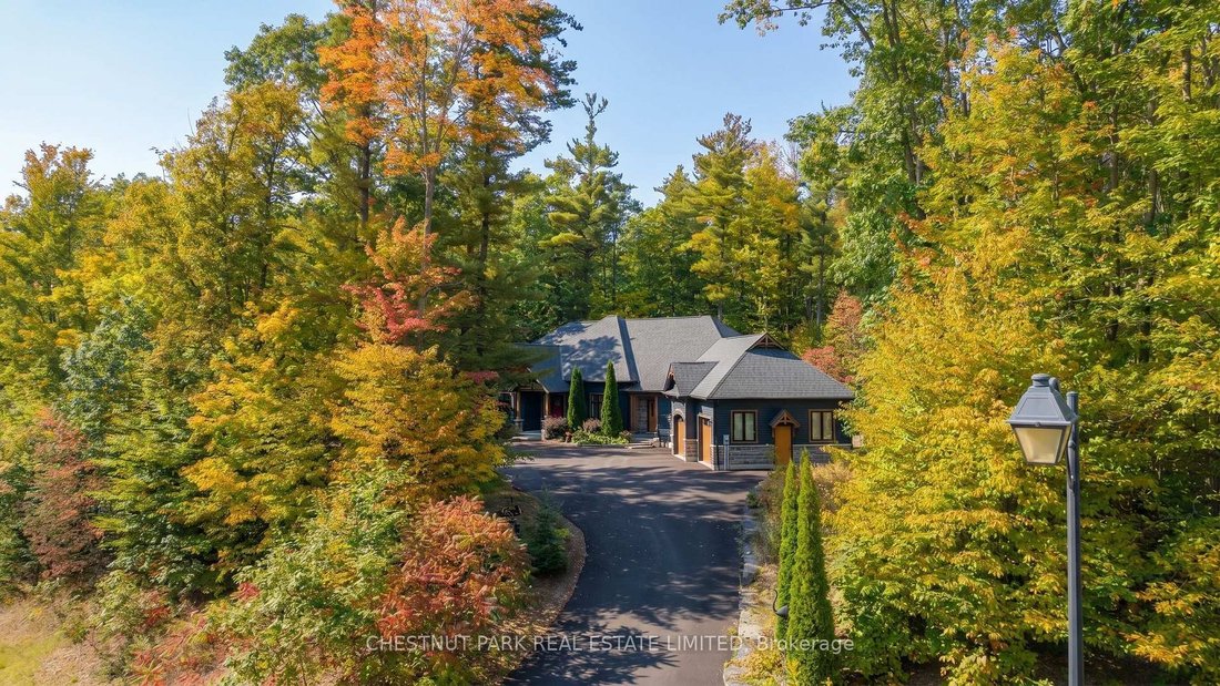 House in Springwater, Ontario, Canada 1 - 19028105