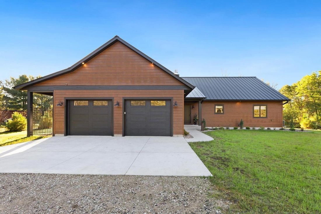 House in Necedah, Wisconsin, United States 2 - 19032403