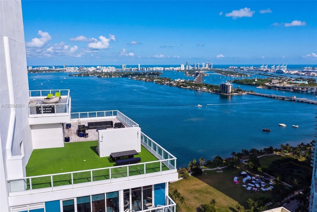 Condo in Miami, Florida, United States 1 - 19024946