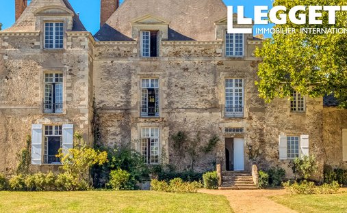 Castello a Le Loroux-Bottereau, Paesi della Loira, Francia 1