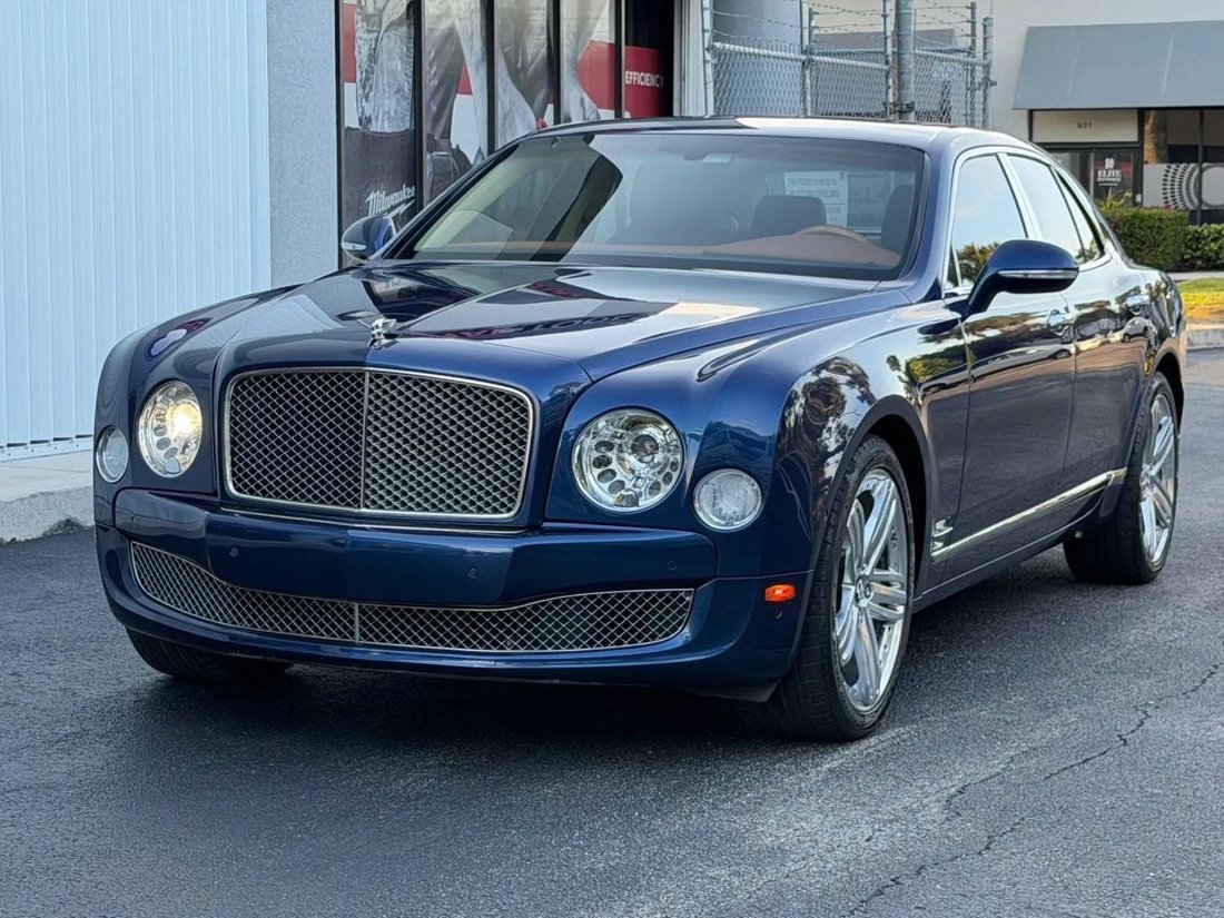 Sedan in Boynton Beach, FL, United States 1 - 19025723