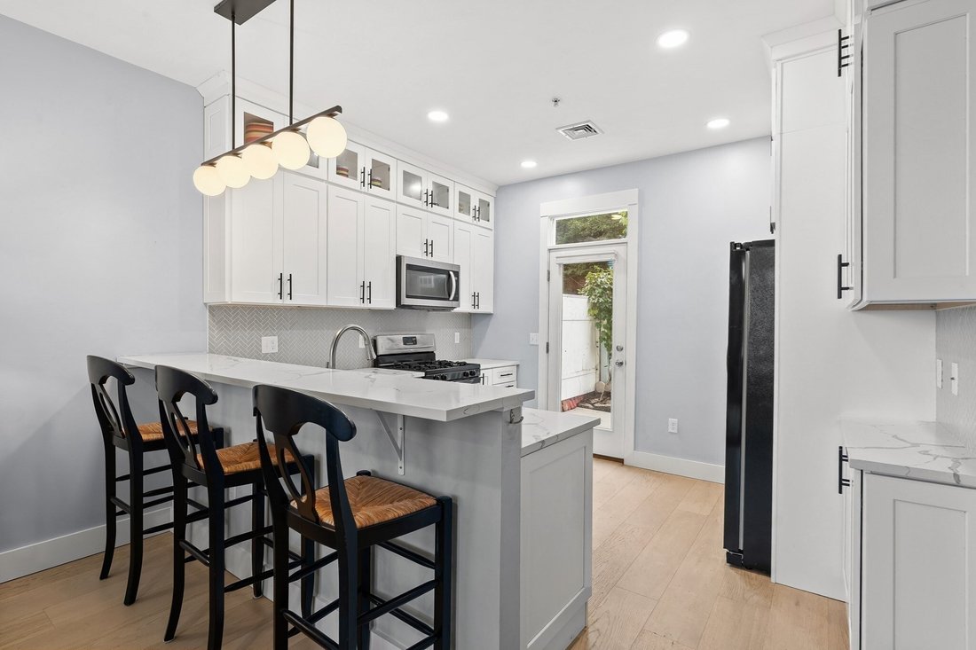 Condo in Boston, Massachusetts, United States 5 - 19028535