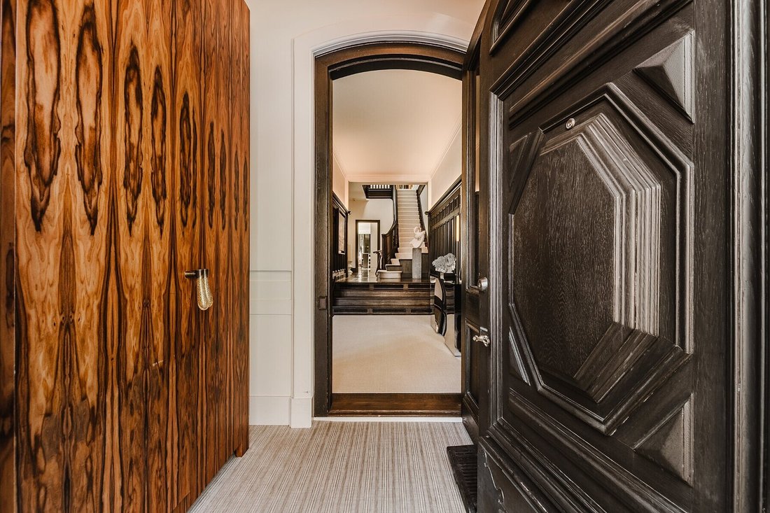 House in Westmount, Quebec, Canada 2 - 19028675