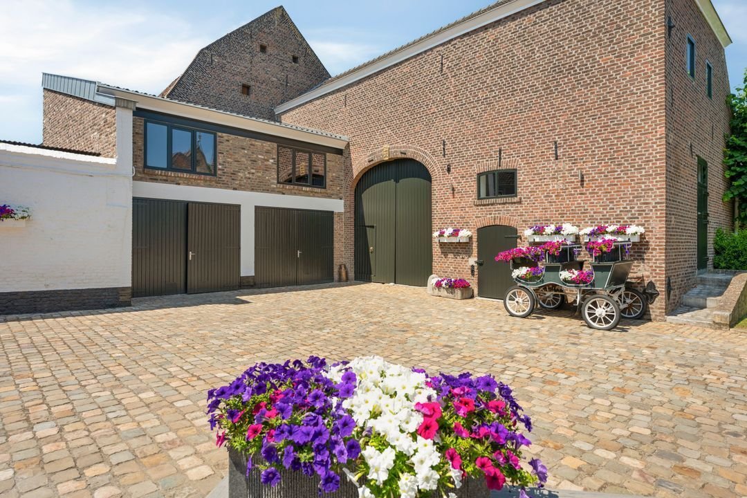 Villa in Maastricht, Limburg, Netherlands 3 - 19028521
