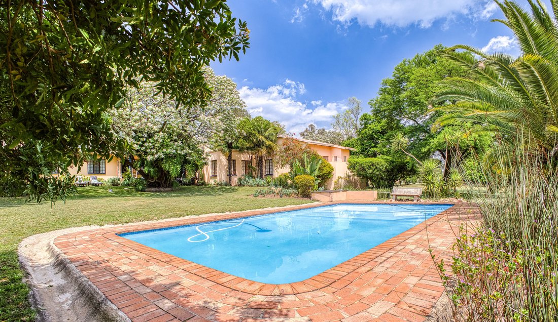Estate in Chartwell, Gauteng, South Africa 1 - 19033854