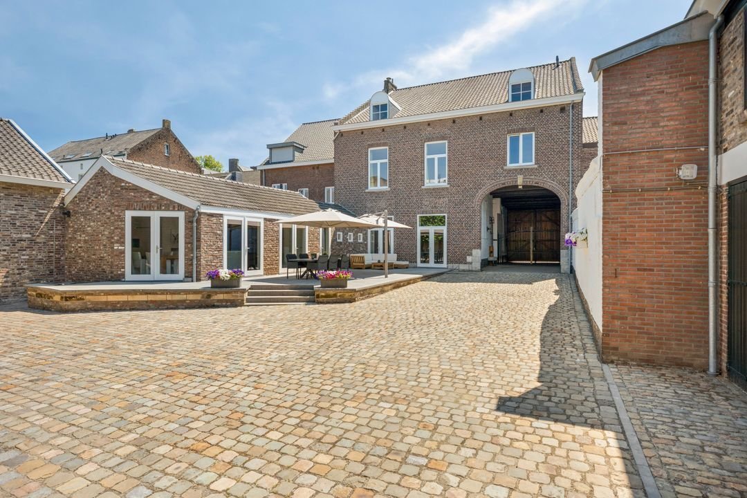 Villa in Maastricht, Limburg, Netherlands 2 - 19028521