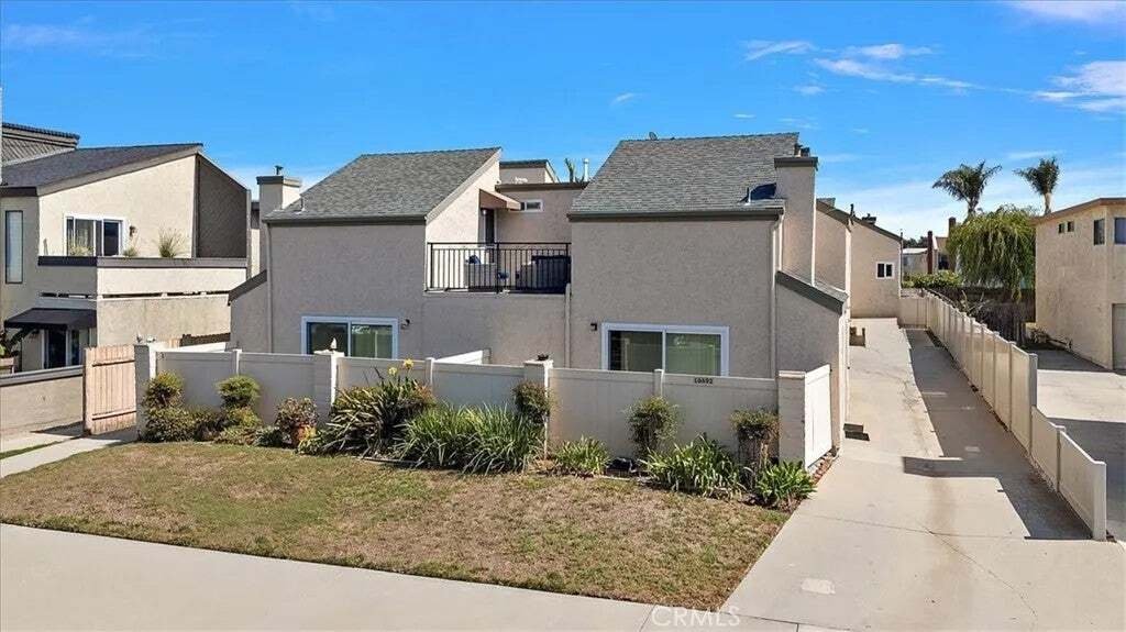 Huntington Beach, California, United States 5 - 19024437