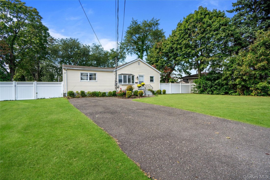 House in Deer Park, New York, United States 2 - 19031201