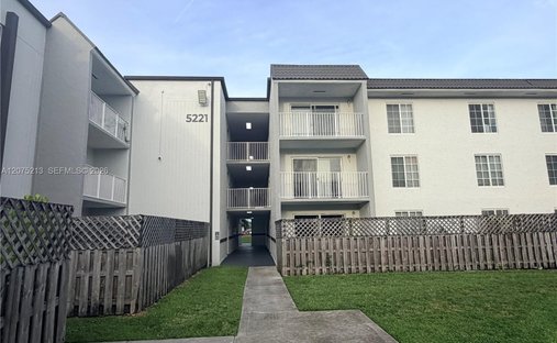 Condo in Miami Springs, Florida, United States 1