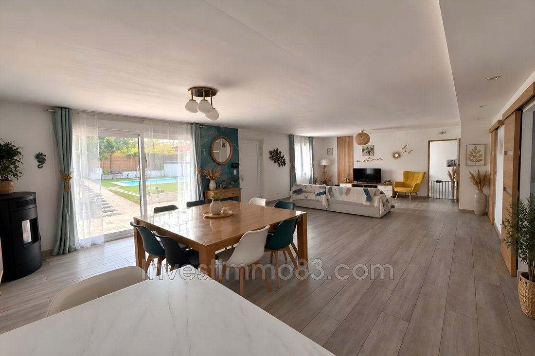 Villa in Trets, Provence-Alpes-Côte d'Azur, France 5 - 19032685
