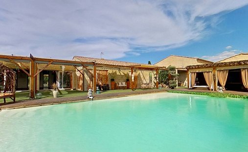 Villa in Solliès-Ville, Provence-Alpes-Côte d'Azur, France 1