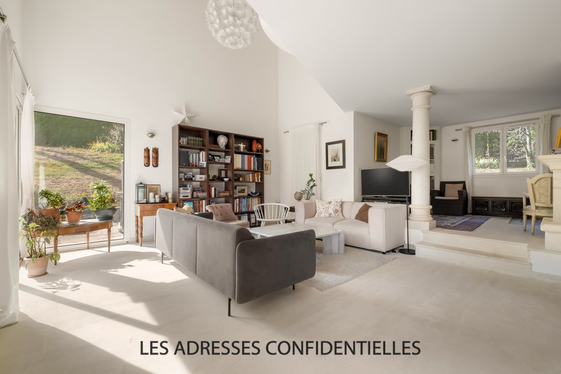 House in Champagne-au-Mont-d'Or, Auvergne-Rhône-Alpes, France 3 - 19024466
