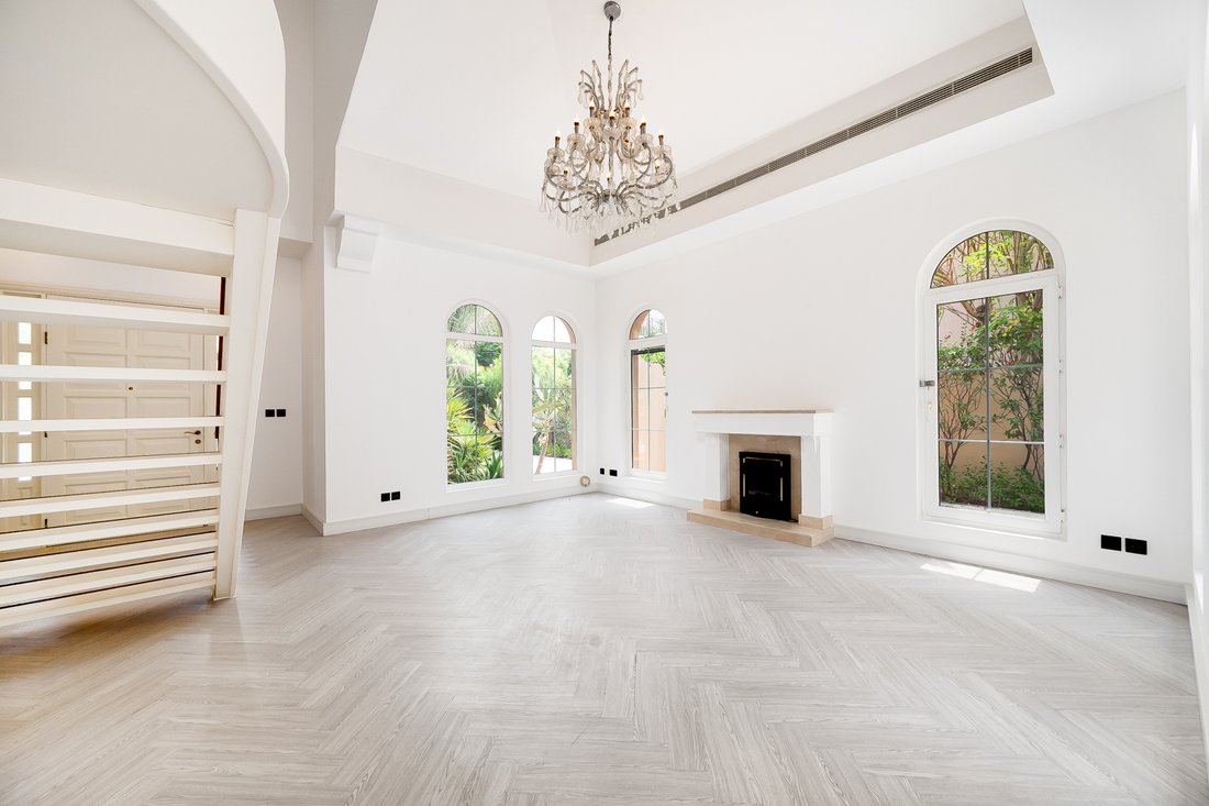 Villa in Al Wasl, Dubai, United Arab Emirates 3 - 19026517