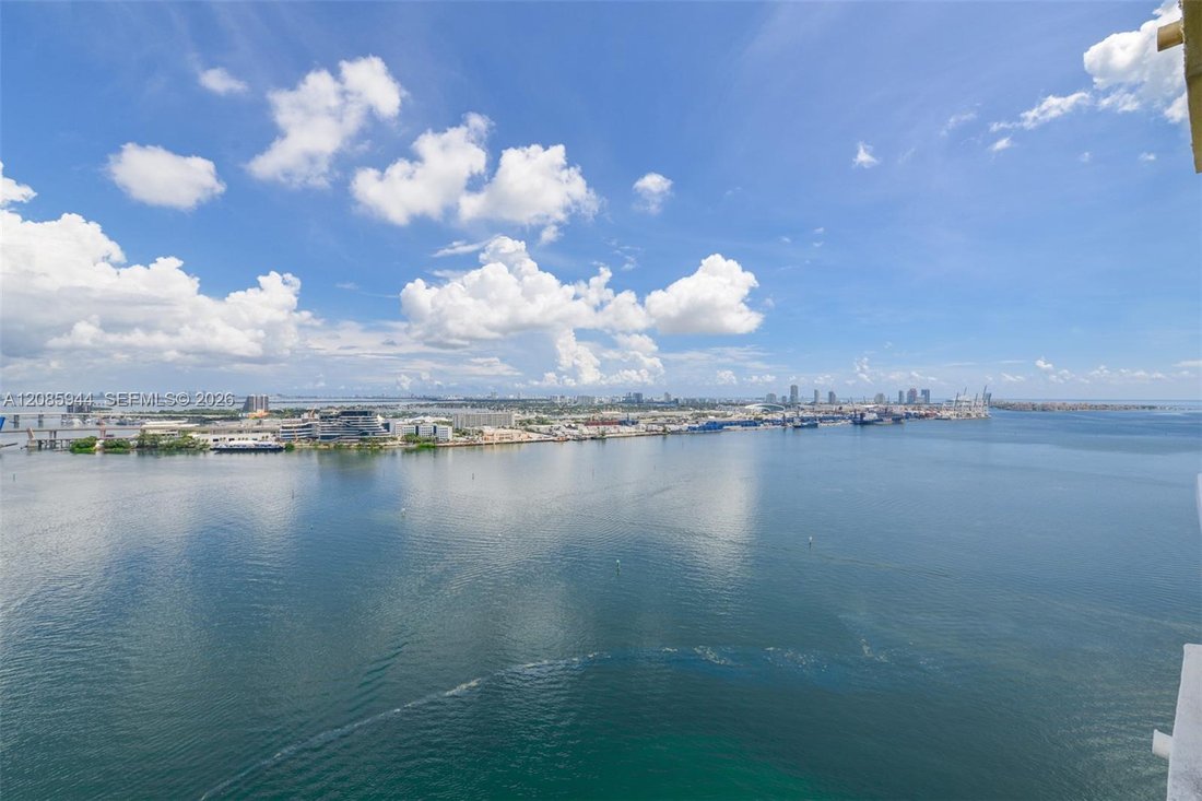 Condo in Miami, Florida, United States 1 - 19025195