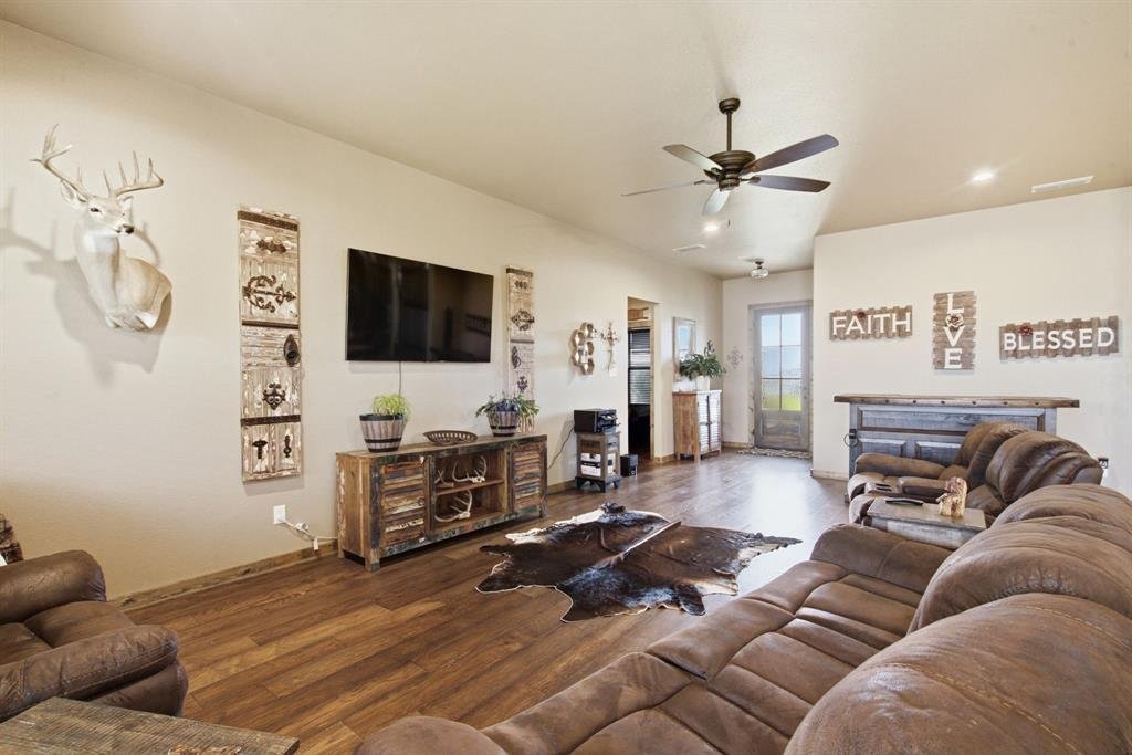 House in Weatherford, Texas, United States 4 - 19029452