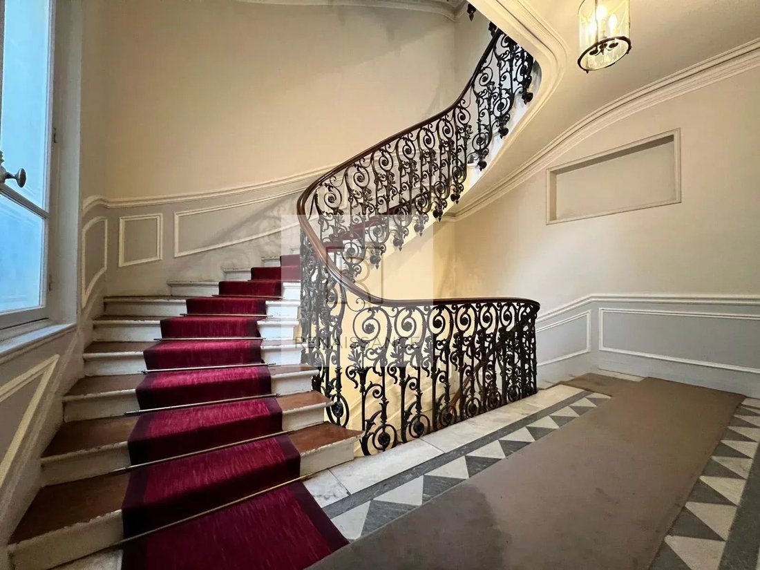 Appartamento a Triangle d'Or, Paris 8e Arrondissement, Parigi 4 - 19029353