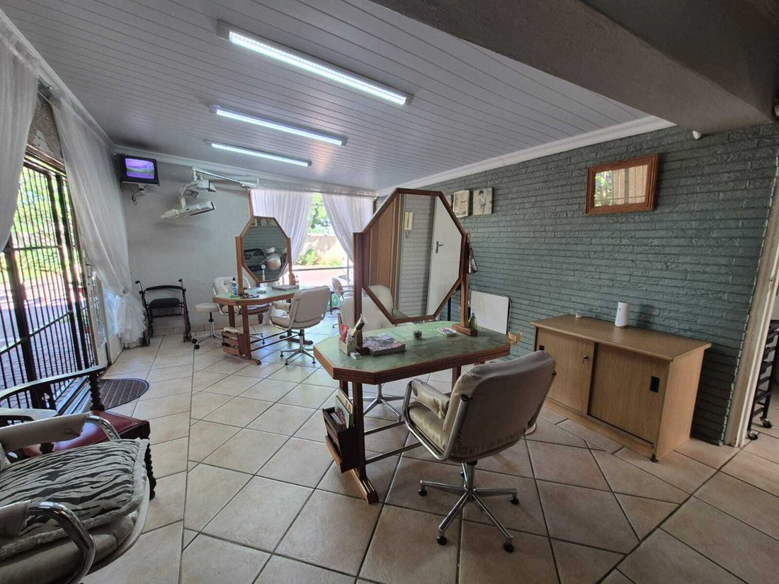 House in Gauteng, South Africa 5 - 19028508