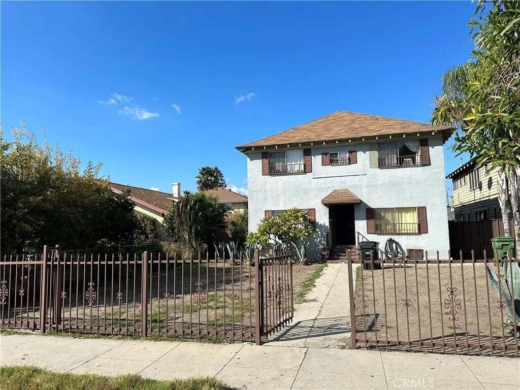 Los Angeles, California, United States 1 - 19024457