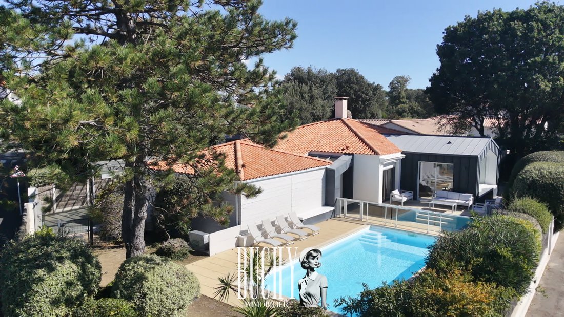 Maison à Olonne-sur-Mer, Les Sables-d'Olonne, France 1 - 17146445
