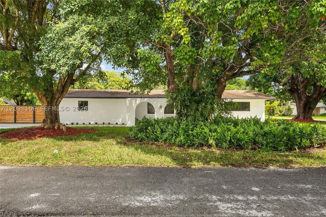 House in Miami, Florida, United States 2 - 19020348