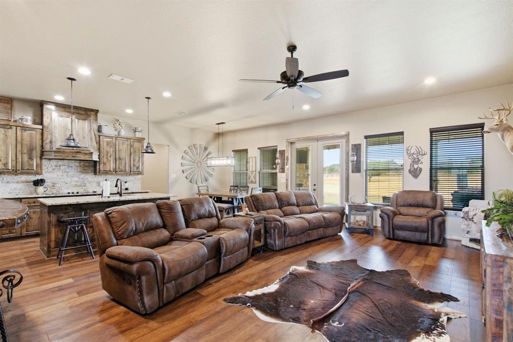 House in Weatherford, Texas, United States 3 - 19029452