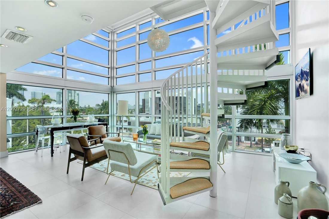 Condo in Miami Beach, Florida, United States 1 - 19025013