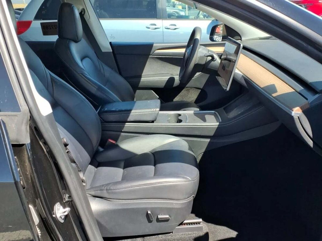 Suv in Newport Beach, CA, United States 5 - 19032719