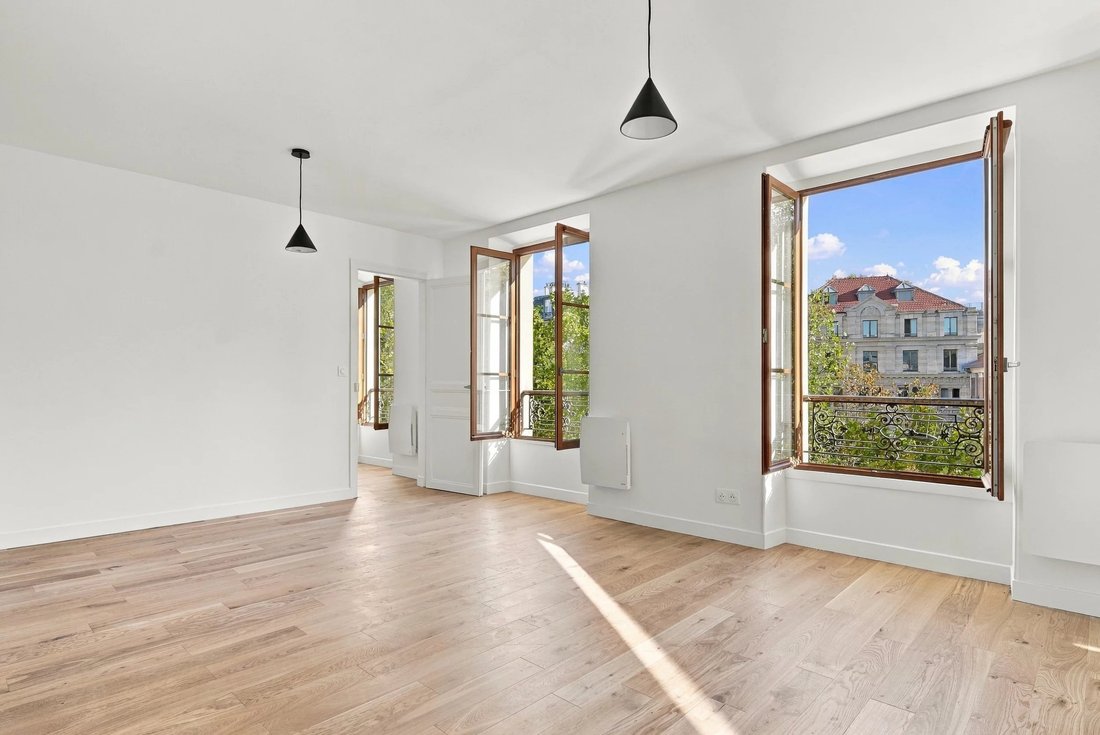 Apartment in Secrétan, Paris 19e Arrondissement, Paris 1 - 19034256