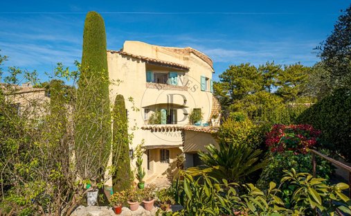 Villa in Les Indes les-Groulles, Mouans-Sartoux, France 1