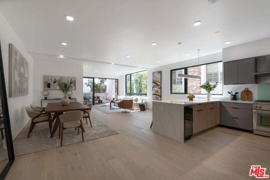 Condo in Los Angeles, California, United States 2 - 19023211