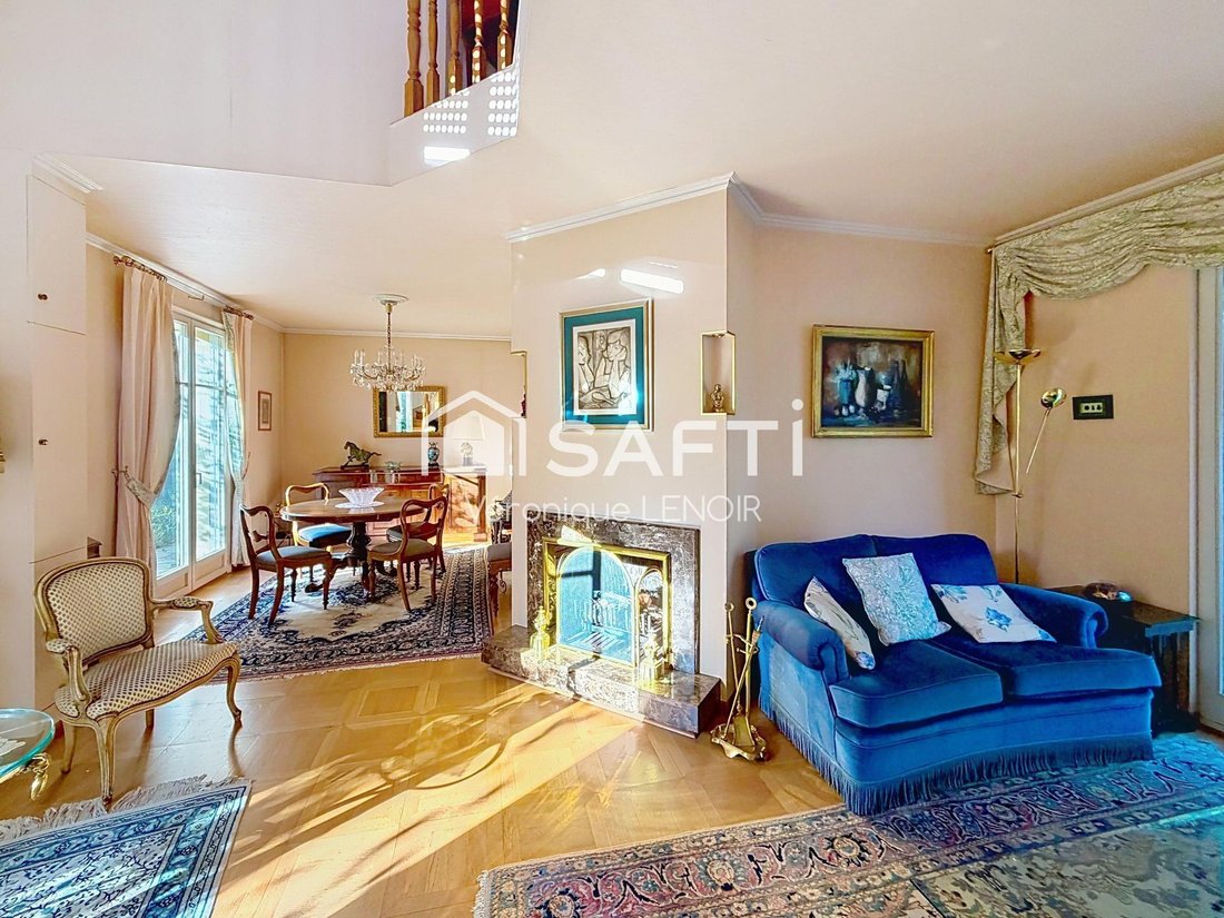 House in Le Vésinet, Ile-de-France, France 2 - 19033066