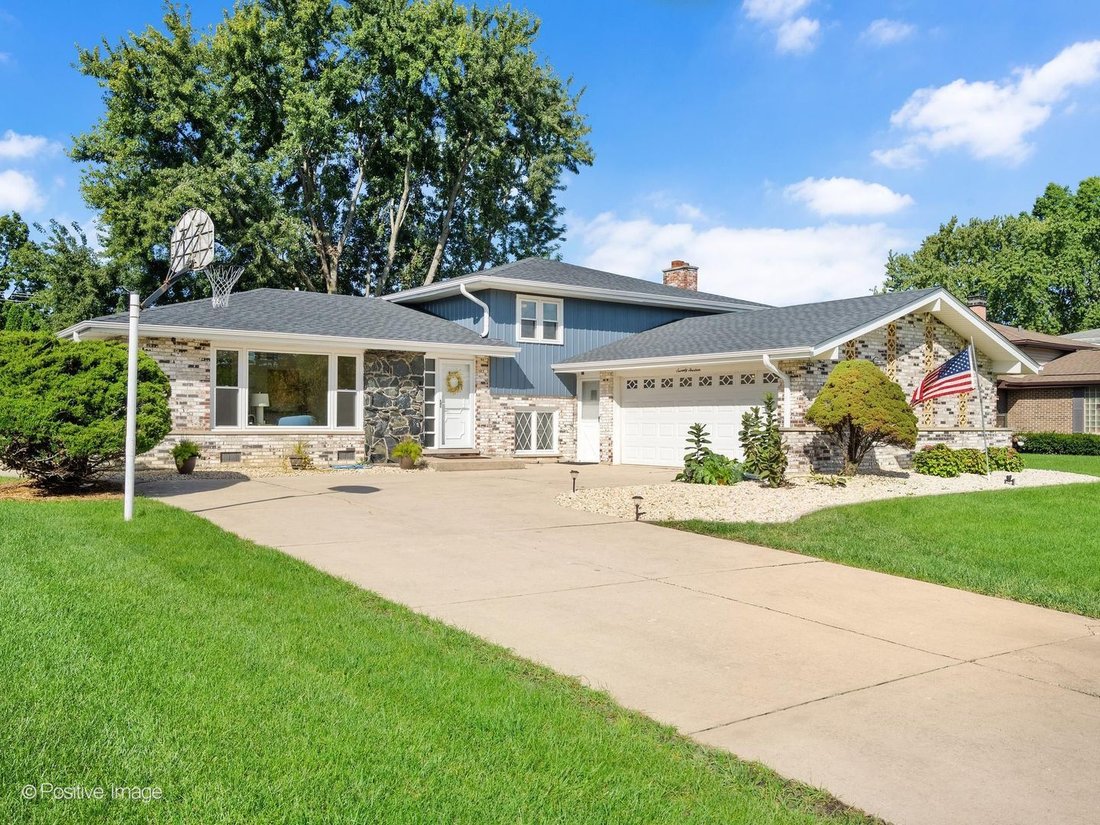 House in Darien, Illinois, United States 1 - 19030892