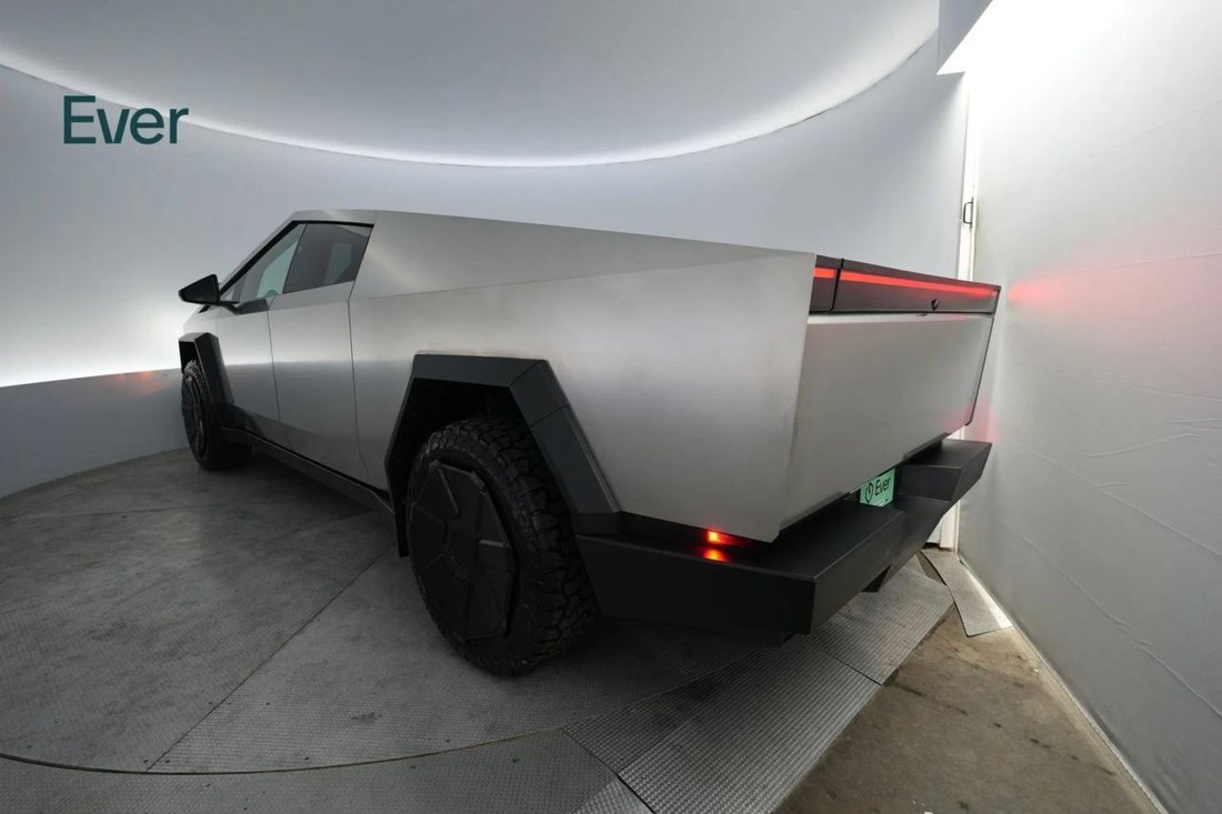 Pickup in San Francisco, CA, United States 3 - 18699639