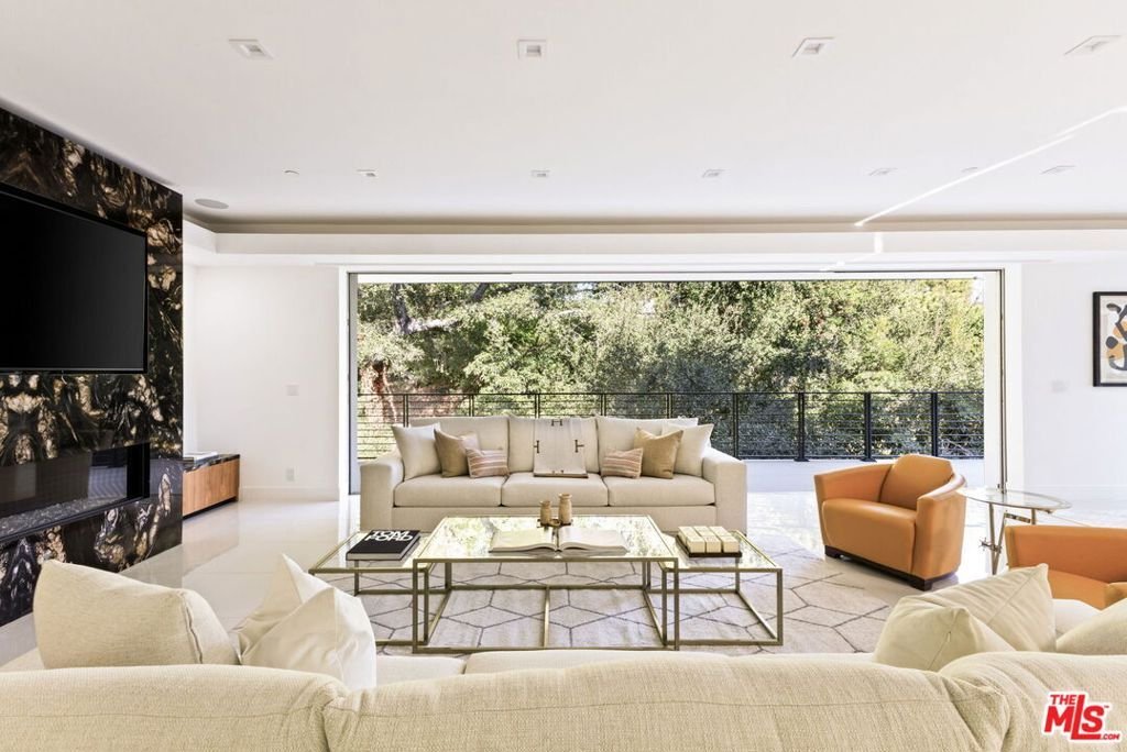 House in Beverly Hills, California, United States 4 - 19023180