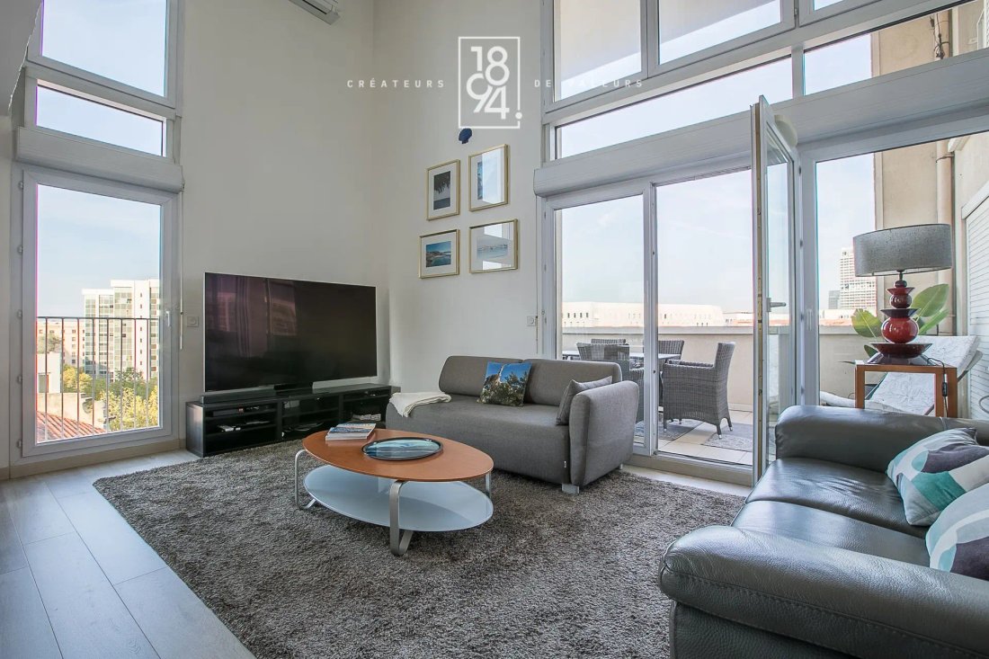Apartment in Bompard, 7e Arrondissement, Marseille 1 - 19029702