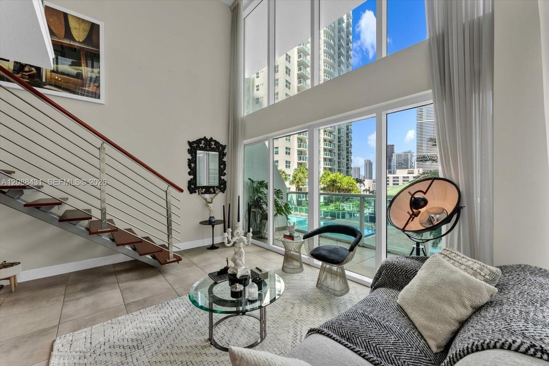 Condo in Miami, Florida, United States 1 - 19025030