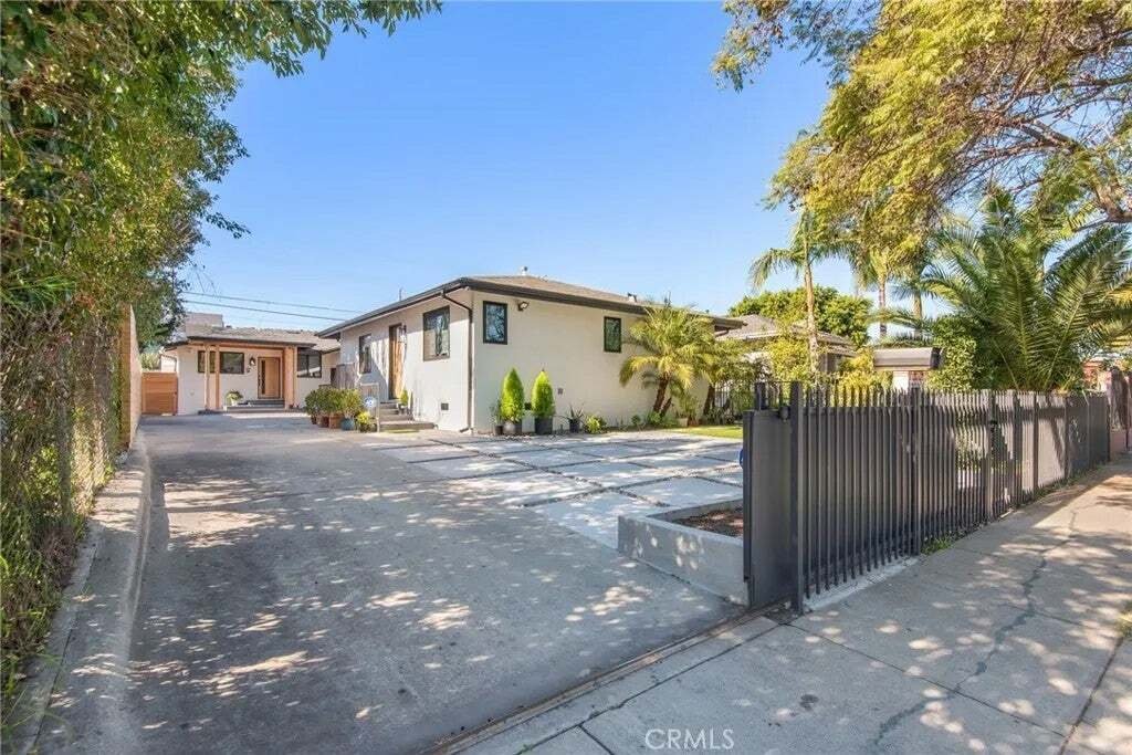 Los Angeles, California, United States 2 - 19031016