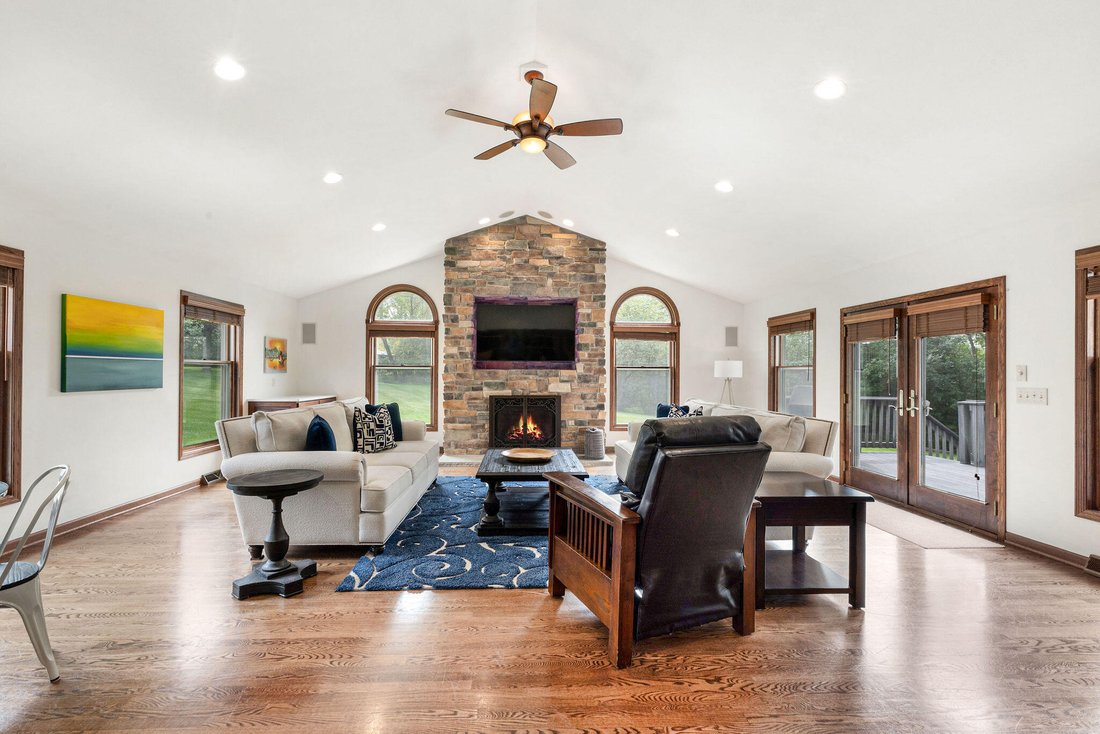 House in Thiensville, Wisconsin, United States 2 - 19031817