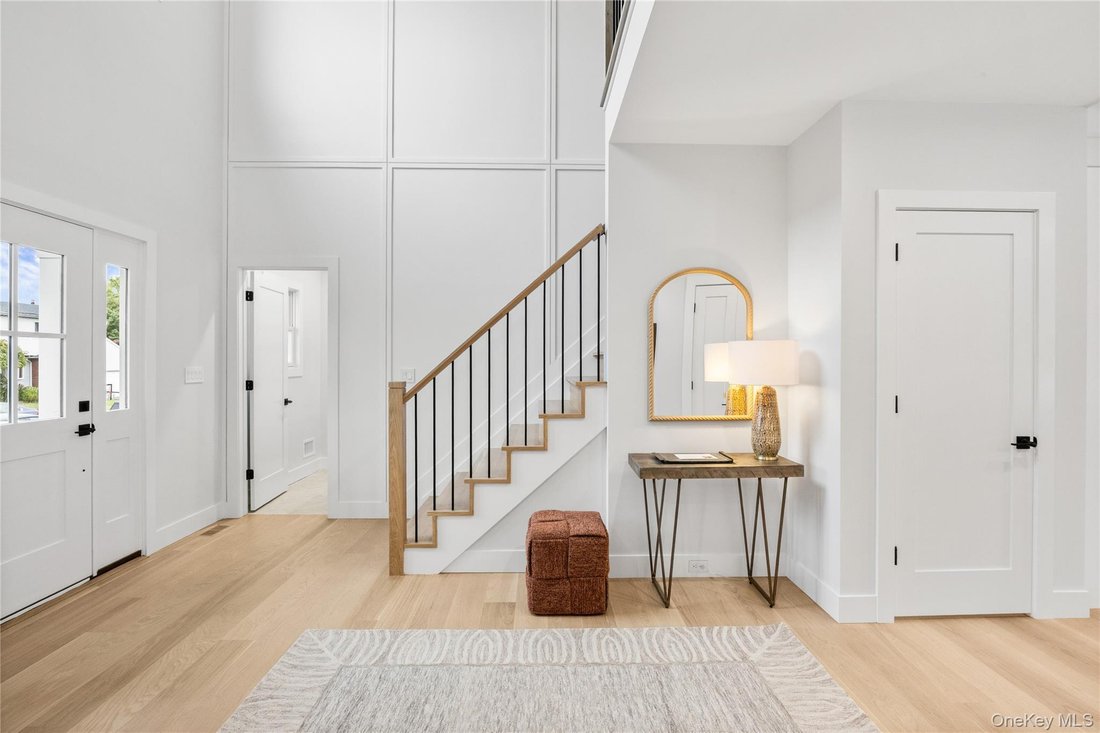 House in East Meadow, New York, United States 5 - 19026337