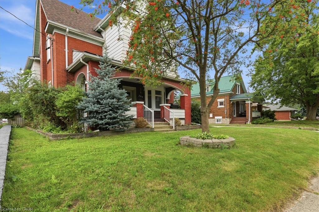 House in Waterloo, Ontario, Canada 5 - 19032751