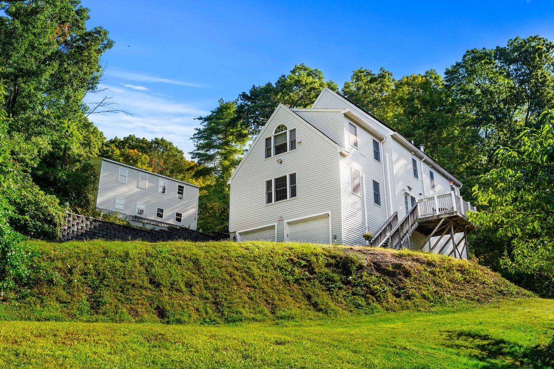 House in Haverhill, Massachusetts, United States 2 - 19030462