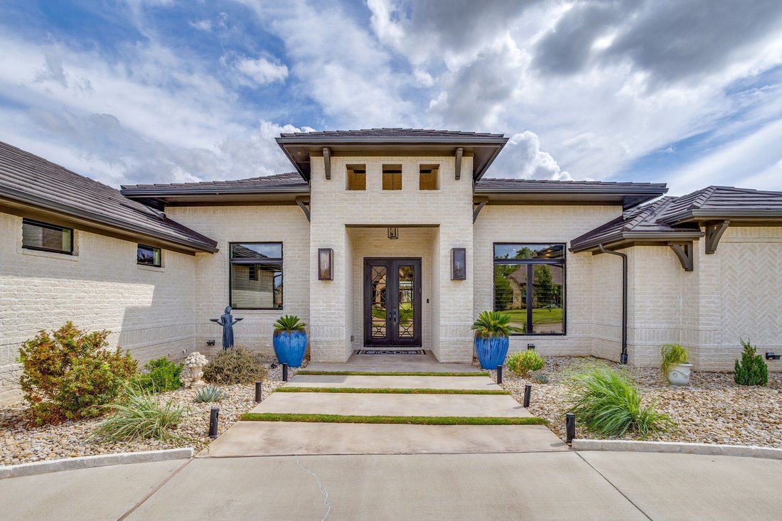 House in Granbury, Texas, United States 5 - 19021229