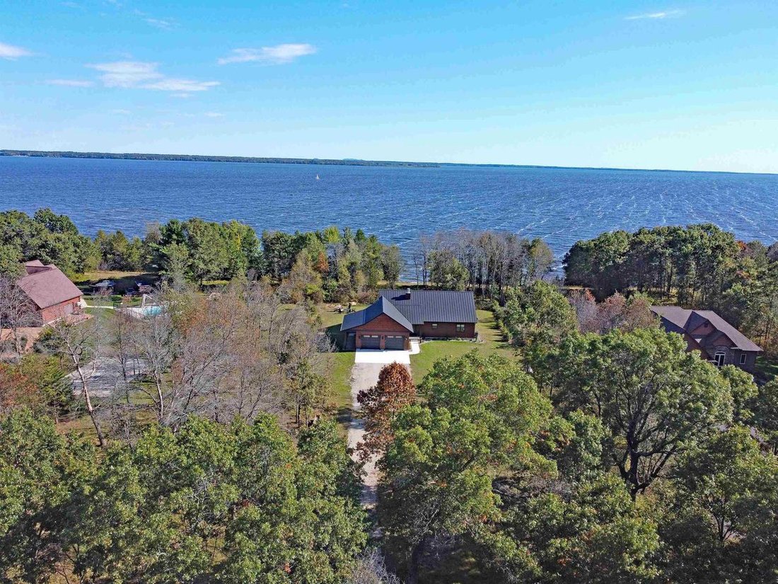 House in Necedah, Wisconsin, United States 1 - 19032403