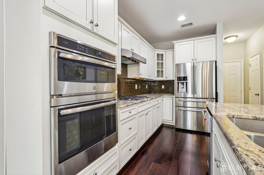 Condo in South Brunswick Township, New Jersey, United States 2 - 19027303