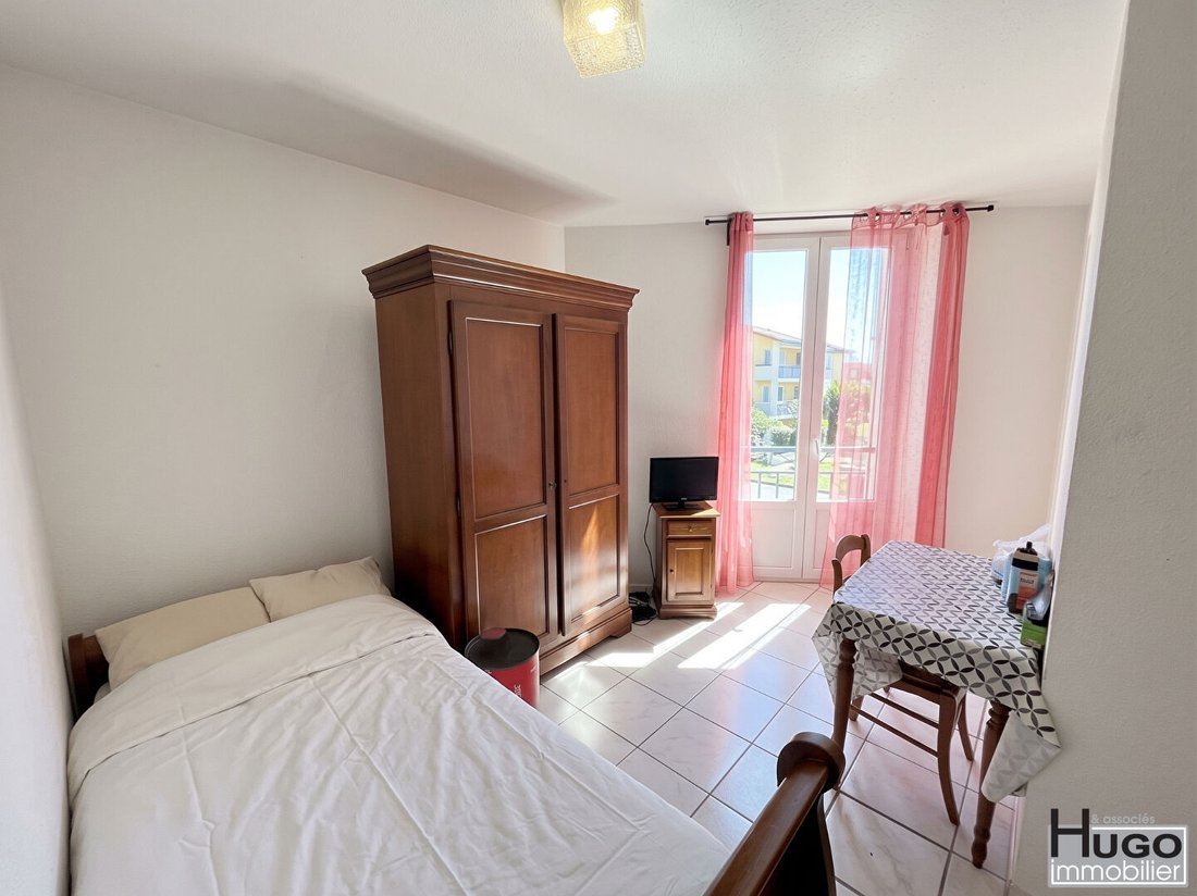 La Bastide, Bordeaux, France 3 - 19030245