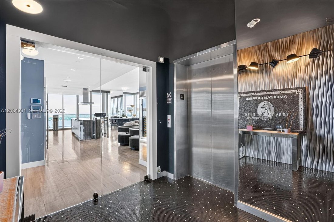Condo in Miami, Florida, United States 3 - 19024946