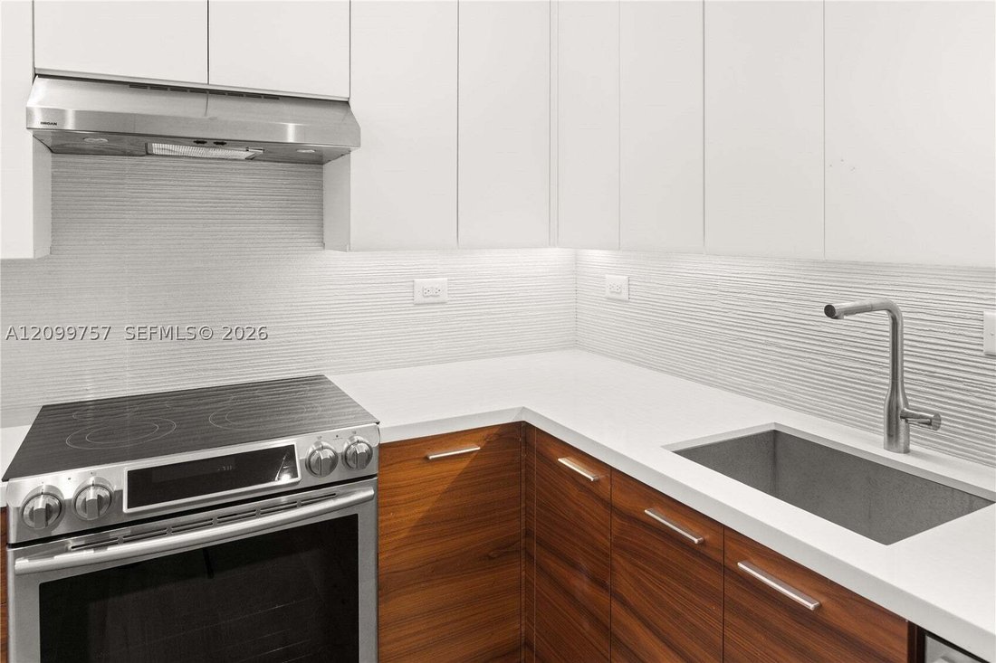 Condo in Miami Beach, Florida, United States 5 - 19023391