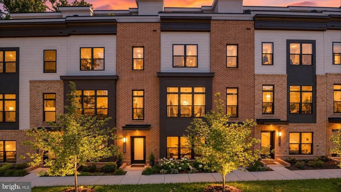 Townhouse in Pimmit Hills, Virginia, United States 1 - 19035214