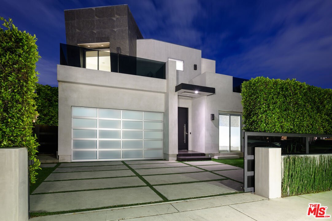 West Hollywood, California, United States 1 - 19025003